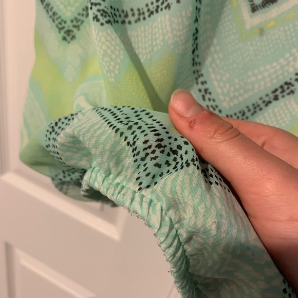 BCX Green Geometric Sheer Top - Picture 7 of 11